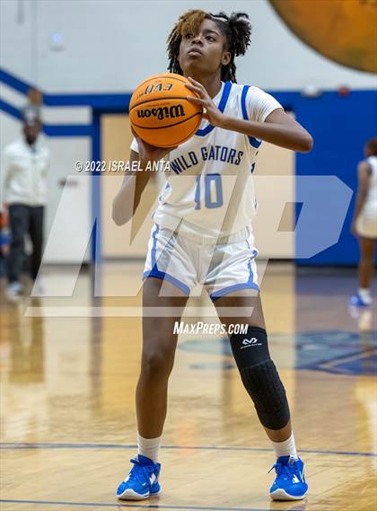 Thumbnail 3 in Lake View vs A.L. Brown (Robeson County Shootout) photogallery.