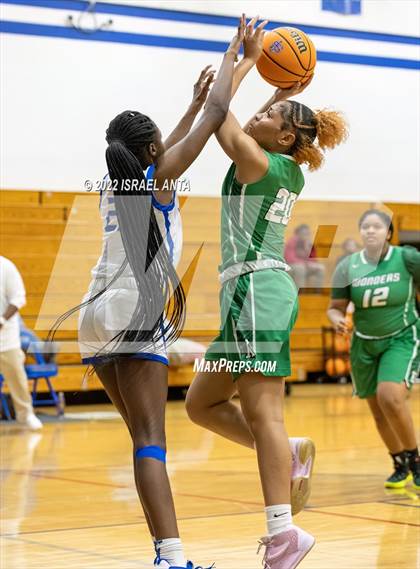 Thumbnail 3 in Lake View vs A.L. Brown (Robeson County Shootout) photogallery.