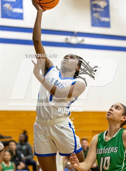 Thumbnail 3 in Lake View vs A.L. Brown (Robeson County Shootout) photogallery.