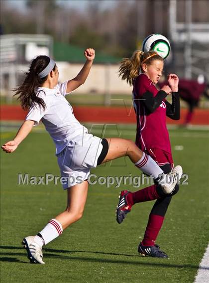 Thumbnail 1 in Pearland vs Bellaire (Pearland Soccer Classic) photogallery.