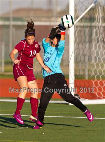Thumbnail 1 in Pearland vs Bellaire (Pearland Soccer Classic) photogallery.