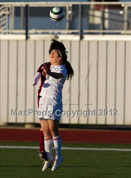 Thumbnail 1 in Pearland vs Bellaire (Pearland Soccer Classic) photogallery.