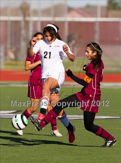 Thumbnail 1 in Pearland vs Bellaire (Pearland Soccer Classic) photogallery.