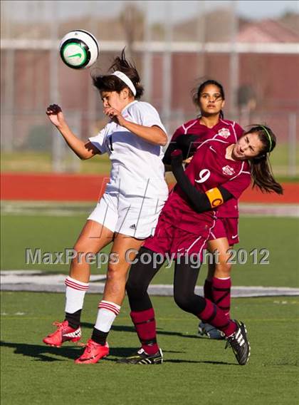 Thumbnail 3 in Pearland vs Bellaire (Pearland Soccer Classic) photogallery.