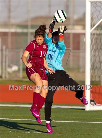Thumbnail 3 in Pearland vs Bellaire (Pearland Soccer Classic) photogallery.