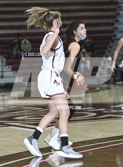 Thumbnail 3 in Harrison vs Albertus Magnus (Slam Dunk Showcase) photogallery.