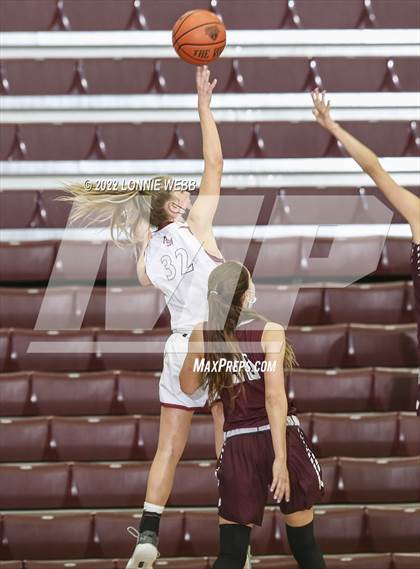 Thumbnail 2 in Harrison vs Albertus Magnus (Slam Dunk Showcase) photogallery.
