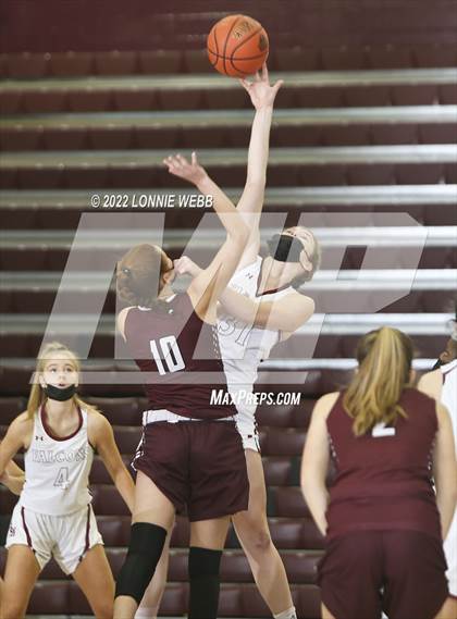 Thumbnail 1 in Harrison vs Albertus Magnus (Slam Dunk Showcase) photogallery.