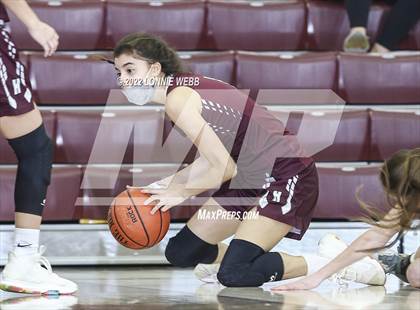Thumbnail 3 in Harrison vs Albertus Magnus (Slam Dunk Showcase) photogallery.