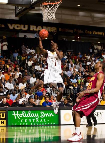 Thumbnail 2 in Petersburg vs. King's Fork (VHSL AAA Semifinal) photogallery.