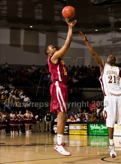 Thumbnail 2 in Petersburg vs. King's Fork (VHSL AAA Semifinal) photogallery.