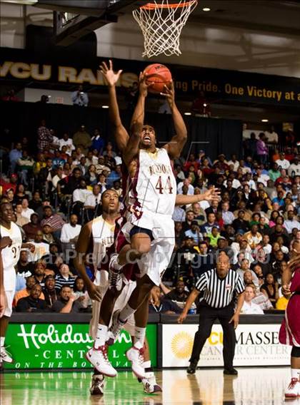 Thumbnail 2 in Petersburg vs. King's Fork (VHSL AAA Semifinal) photogallery.