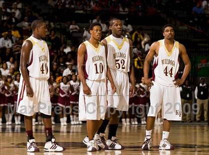 Thumbnail 1 in Petersburg vs. King's Fork (VHSL AAA Semifinal) photogallery.