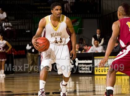 Thumbnail 3 in Petersburg vs. King's Fork (VHSL AAA Semifinal) photogallery.