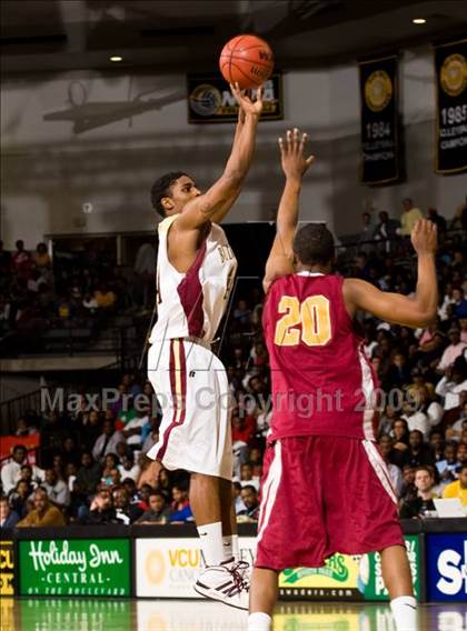 Thumbnail 2 in Petersburg vs. King's Fork (VHSL AAA Semifinal) photogallery.