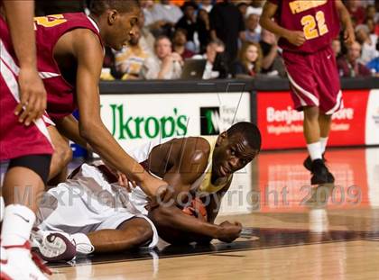 Thumbnail 1 in Petersburg vs. King's Fork (VHSL AAA Semifinal) photogallery.