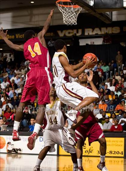 Thumbnail 1 in Petersburg vs. King's Fork (VHSL AAA Semifinal) photogallery.