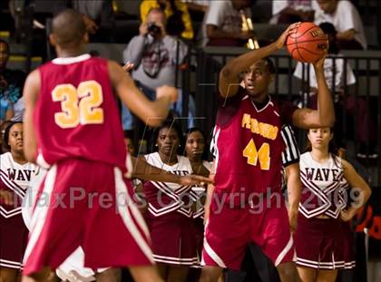 Thumbnail 3 in Petersburg vs. King's Fork (VHSL AAA Semifinal) photogallery.