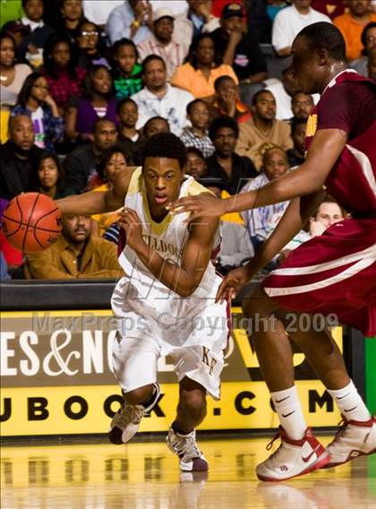 Thumbnail 2 in Petersburg vs. King's Fork (VHSL AAA Semifinal) photogallery.