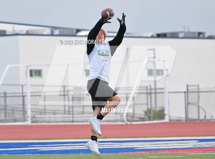 Thumbnail 1 in Hilltop vs San Ysidro (7 on 7) photogallery.