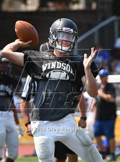 Thumbnail 1 in Windsor vs Galileo (scrimmage) photogallery.