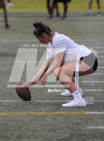 Thumbnail 2 in Smoky Hill vs Valor Christian photogallery.