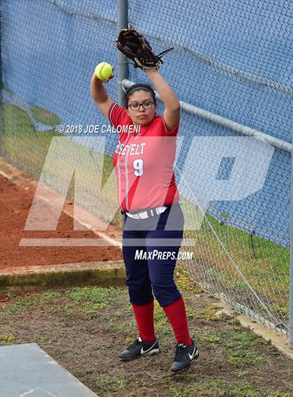 Thumbnail 2 in Roosevelt [Theodore] vs Houston [Sam] (SAISD Softball Tournament) photogallery.