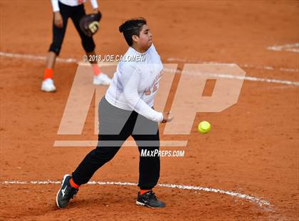 Thumbnail 3 in Roosevelt [Theodore] vs Houston [Sam] (SAISD Softball Tournament) photogallery.