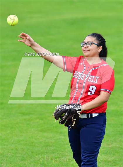 Thumbnail 2 in Roosevelt [Theodore] vs Houston [Sam] (SAISD Softball Tournament) photogallery.