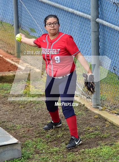 Thumbnail 2 in Roosevelt [Theodore] vs Houston [Sam] (SAISD Softball Tournament) photogallery.