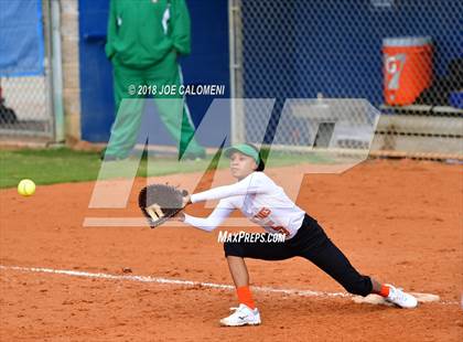 Thumbnail 3 in Roosevelt [Theodore] vs Houston [Sam] (SAISD Softball Tournament) photogallery.