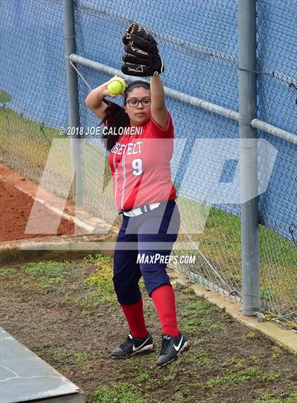 Thumbnail 3 in Roosevelt [Theodore] vs Houston [Sam] (SAISD Softball Tournament) photogallery.