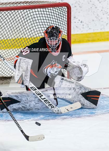 Thumbnail 2 in Greenwich Country Day vs. Proctor Academy (Exeter Invitational) photogallery.
