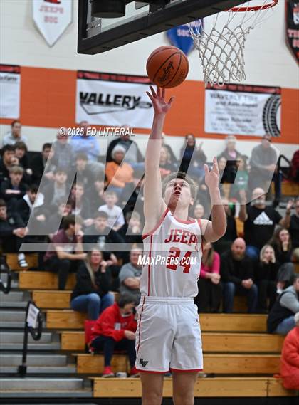Thumbnail 1 in South Webster vs. Whiteoak (OHSAA DIV VII DISTRICT SEMIFINAL) photogallery.