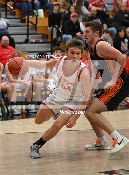 Thumbnail 2 in South Webster vs. Whiteoak (OHSAA DIV VII DISTRICT SEMIFINAL) photogallery.