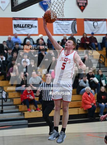 Thumbnail 2 in South Webster vs. Whiteoak (OHSAA DIV VII DISTRICT SEMIFINAL) photogallery.