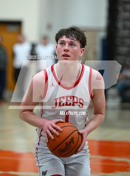 Thumbnail 3 in South Webster vs. Whiteoak (OHSAA DIV VII DISTRICT SEMIFINAL) photogallery.