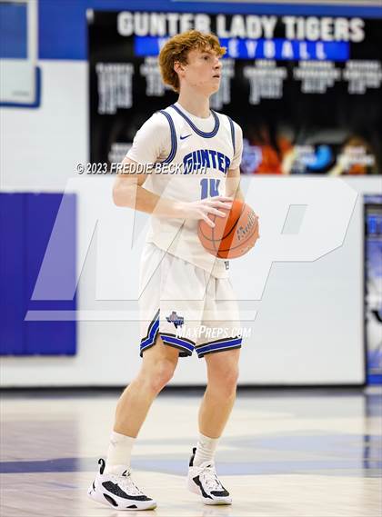 Thumbnail 1 in Howe @ Gunter photogallery.