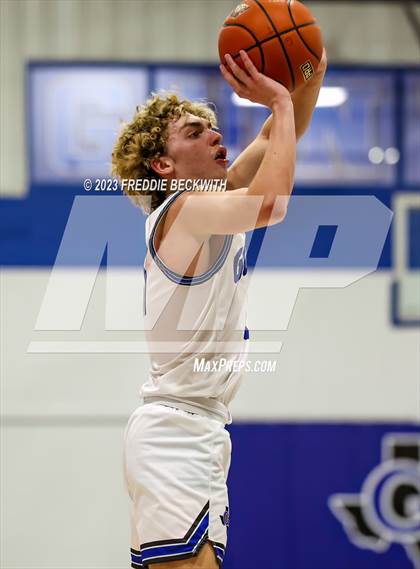 Thumbnail 2 in Howe @ Gunter photogallery.