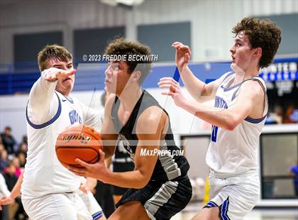 Thumbnail 3 in Howe @ Gunter photogallery.