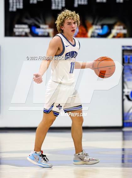 Thumbnail 3 in Howe @ Gunter photogallery.