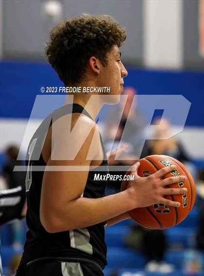 Thumbnail 3 in Howe @ Gunter photogallery.
