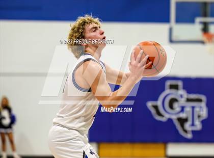 Thumbnail 3 in Howe @ Gunter photogallery.
