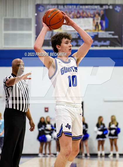 Thumbnail 1 in Howe @ Gunter photogallery.