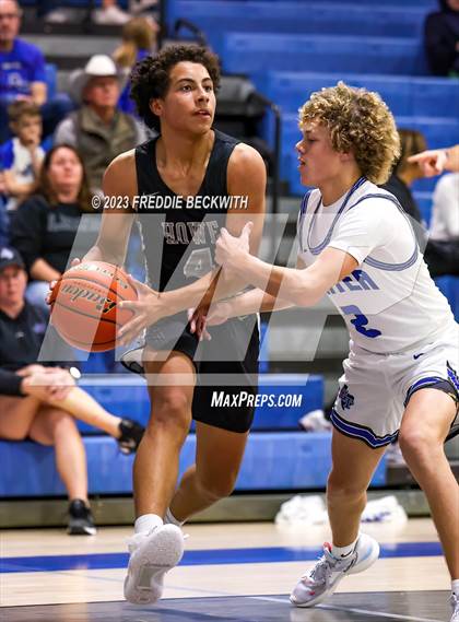 Thumbnail 3 in Howe @ Gunter photogallery.