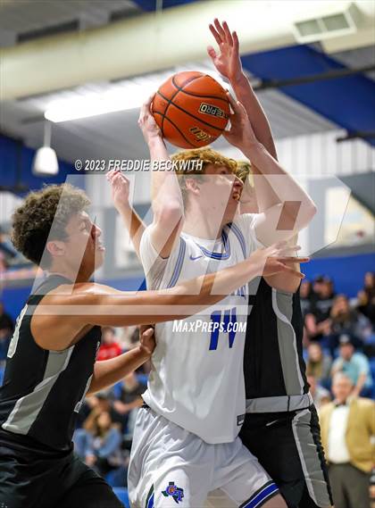 Thumbnail 2 in Howe @ Gunter photogallery.