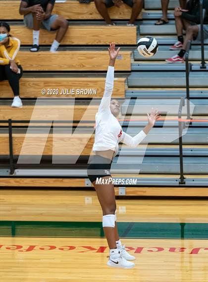 Thumbnail 2 in Hamilton Southeastern @ Lawrence North photogallery.