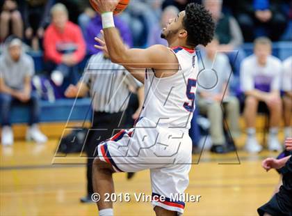 Thumbnail 2 in Kennedy Catholic vs North Thurston (WIAA 3A District 3 Playoffs) photogallery.