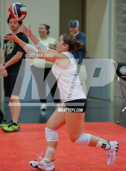 Thumbnail 2 in Loretto vs. Siegel (Showdown at the Sunsphere) photogallery.