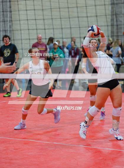 Thumbnail 2 in Loretto vs. Siegel (Showdown at the Sunsphere) photogallery.